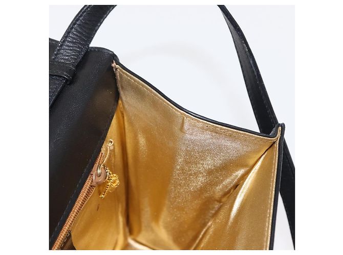 Borsa a Spalla Gancini in Pelle Suede Nera e Oro Auth 156462 di Salvatore Ferragamo Nero D'oro - vista 18