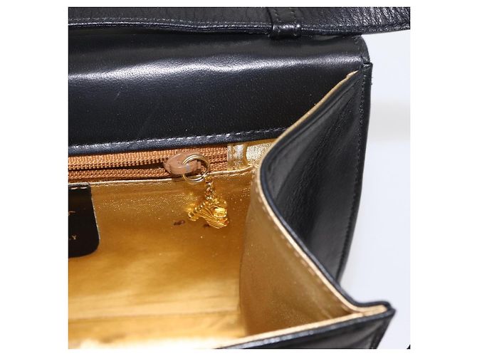 Borsa a Spalla Gancini in Pelle Suede Nera e Oro Auth 156462 di Salvatore Ferragamo Nero D'oro - vista 20