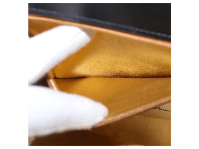 Borsa a Spalla Gancini in Pelle Suede Nera e Oro Auth 156462 di Salvatore Ferragamo Nero D'oro - vista 21