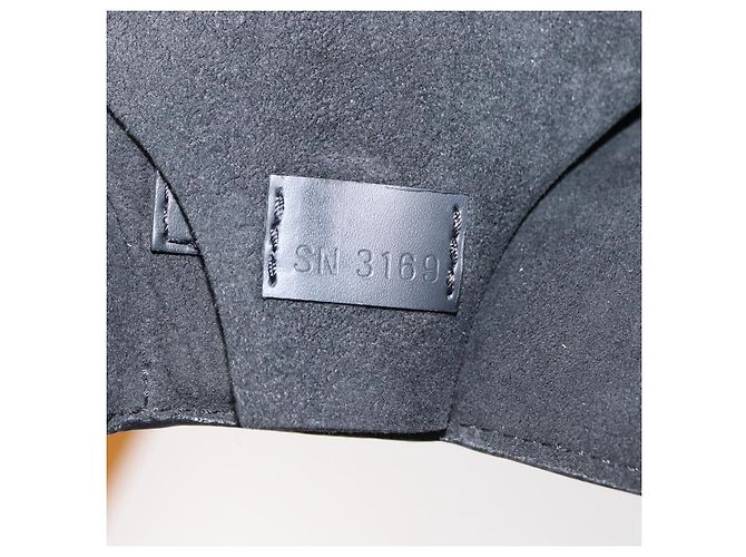 LOUIS VUITTON Ensemble Monogram Eclipse Ping Pong James Club Étui LV Auth 158098SM Monogramme - vue 22
