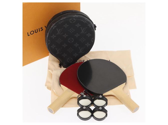 LOUIS VUITTON Ensemble Monogram Eclipse Ping Pong James Club Étui LV Auth 158098SM Monogramme - vue 38