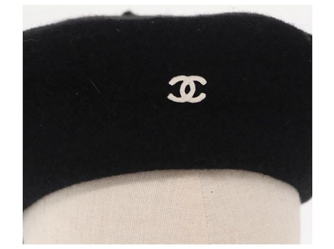 CHANEL 1998 COCO Berretto in Lana Nero CC Auth 157877SM - vista 5