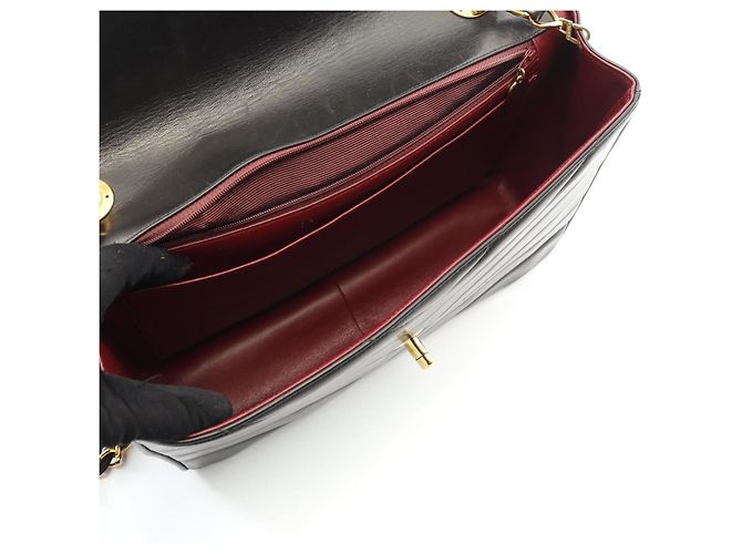 Borsa a Spalla V-Stitch di Chanel Nero - vista 3