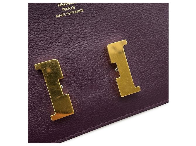 Monedero Constance en Cassis de Hermès Morado oscuro - vista 9