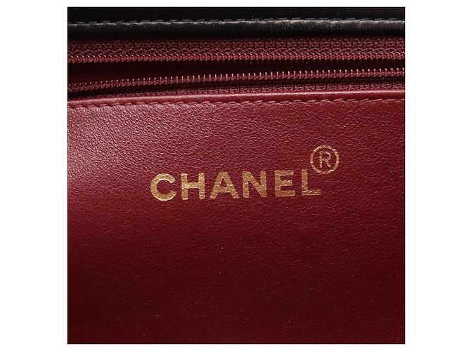 Borsa a Spalla Chanel Matelassé con Patta Completa Nero - vista 4