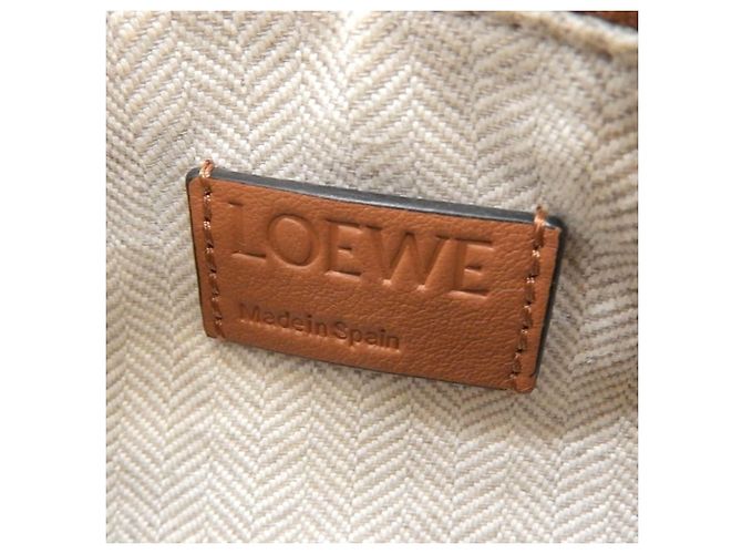 Borsa a mano Loewe Puzzle Medium in pelle Marrone - vista 8