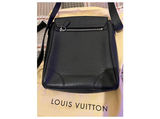 Louis Vuitton Luka Black - view 2