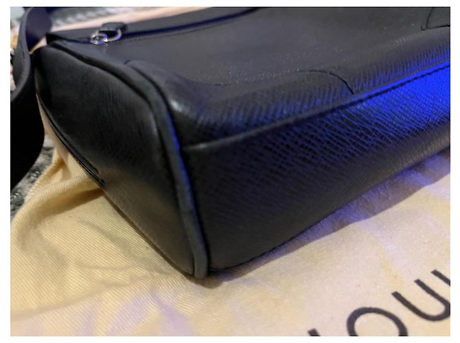 Louis Vuitton Luka Black - view 3