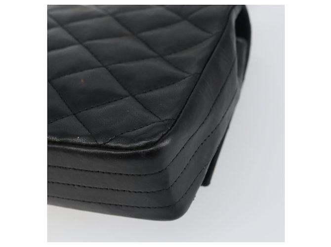 Sac à bandoulière matelassé CHANEL en cuir d'agneau noir avec chaîne dorée CC Auth ki6227 - vue 17