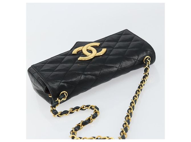 Sac à bandoulière matelassé CHANEL en cuir d'agneau noir avec chaîne dorée CC Auth ki6227 - vue 6