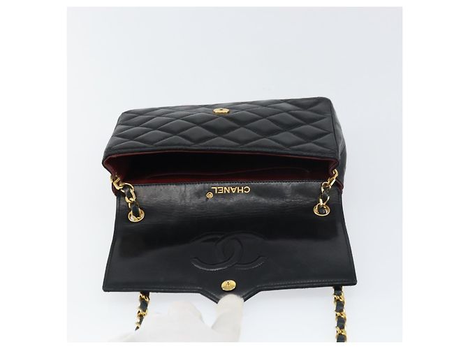 Sac à bandoulière matelassé CHANEL en cuir d'agneau noir avec chaîne dorée CC Auth ki6227 - vue 8