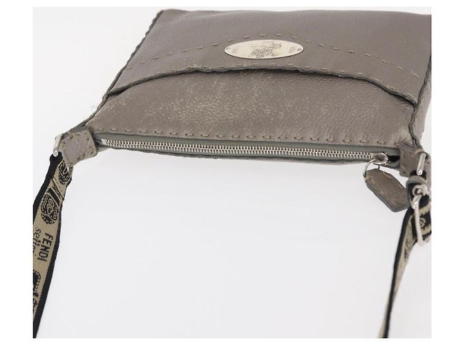 Fendi Borsa a Spalla Celeria in Pelle Argento Auth BA8920 - vista 6