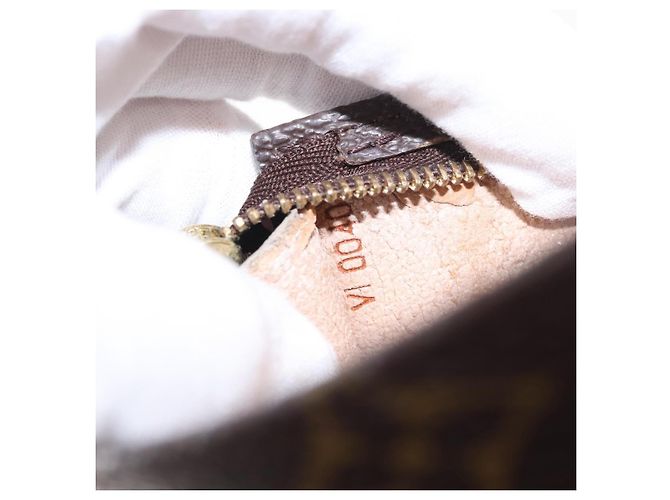 LOUIS VUITTON Bolsa Accesorio Monogram Bucket PM LV Auth ka944 Monograma - vista 12