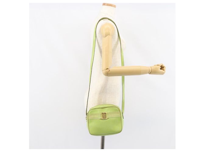 Borsa a Spalla Vala in Pelle Embossata Verde Oro Auth BA8918 di Salvatore Ferragamo D'oro - vista 21