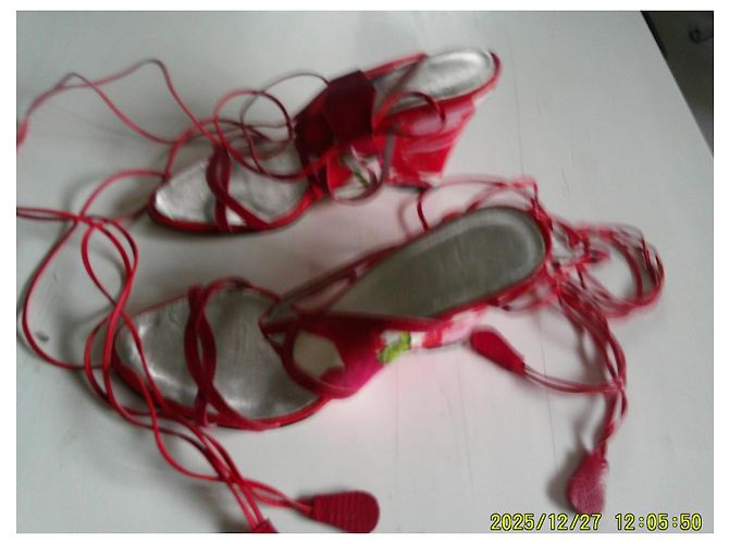 Autre Marque Décolleté con tacco zecca in tessuto floreale e pelle rossa 37 - vista 3