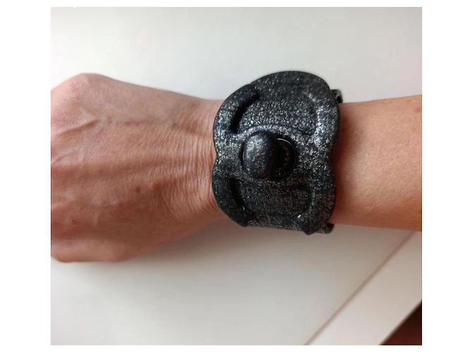 Coco Crush Bracelet en cuir avec verrou tortue Chanel Noir - vue 2