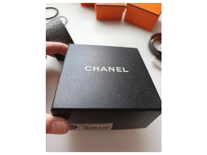 Coco Crush Bracelet en cuir avec verrou tortue Chanel Noir - vue 5