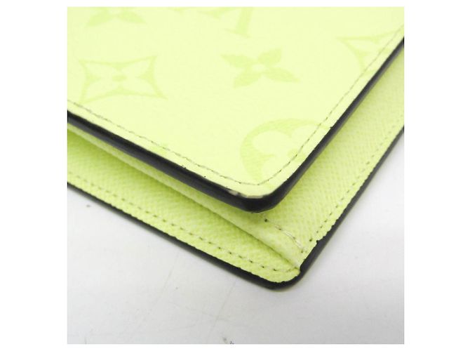 Louis Vuitton Taigarama Brazza Wallet Golden - view 7