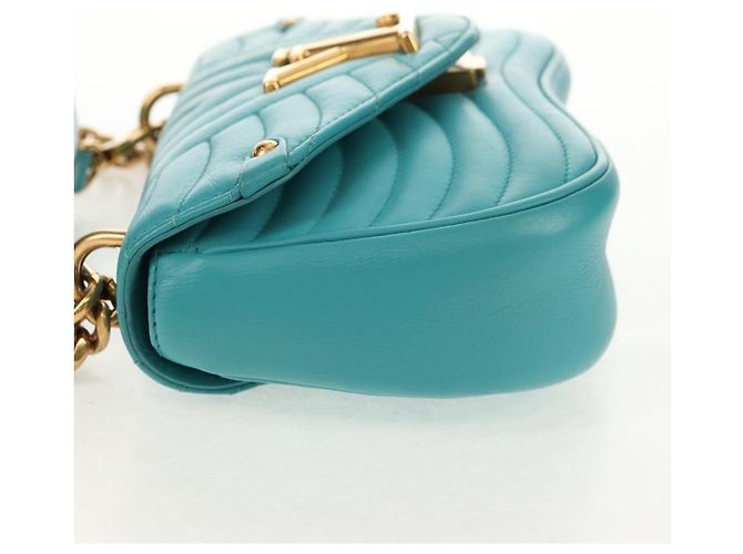 Louis Vuitton New Wave Chain Quilted Leather PM Blu - vista 3