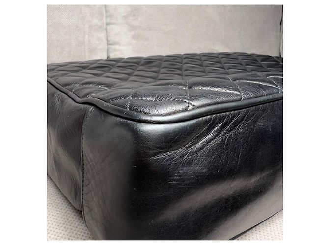 Zeitlose Einkaufstasche aus schwarzem gestepptem Leder von Chanel - Ansicht 15