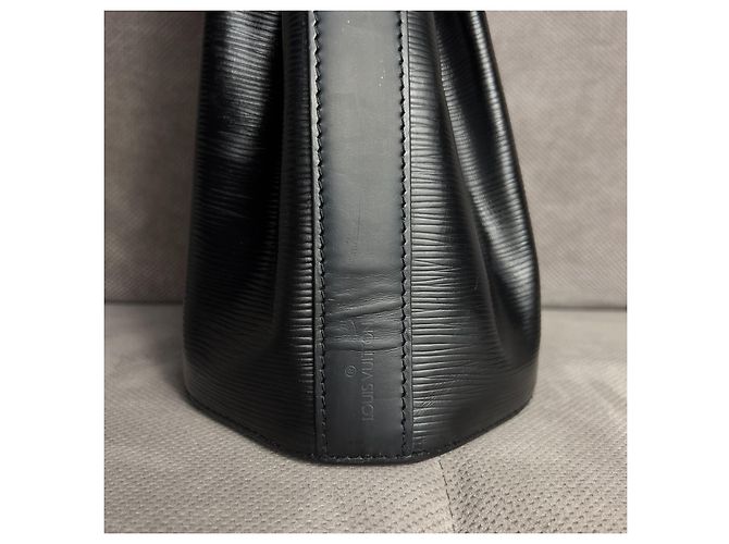 Louis Vuitton Sac d'épaule leather handbag Black - view 10