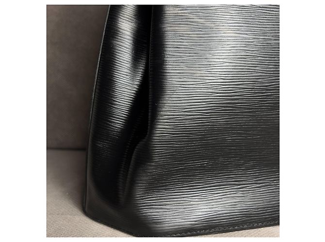 Louis Vuitton Sac d'épaule leather handbag Black - view 12