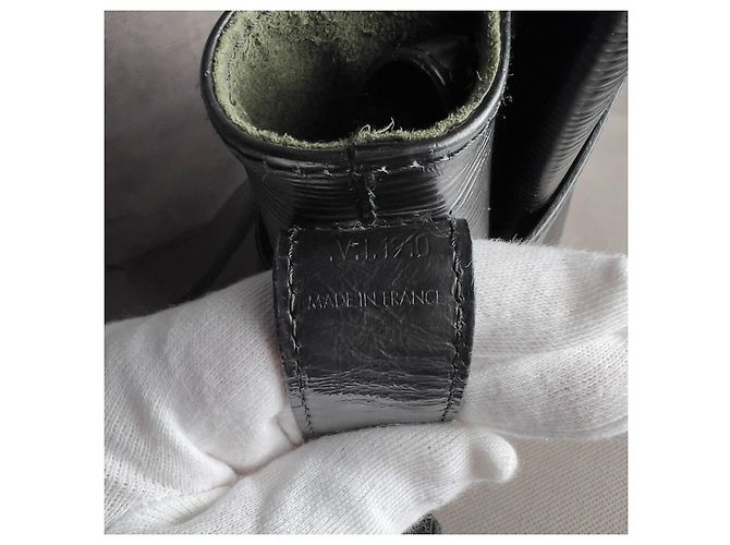 Louis Vuitton Sac d'épaule leather handbag Black - view 16