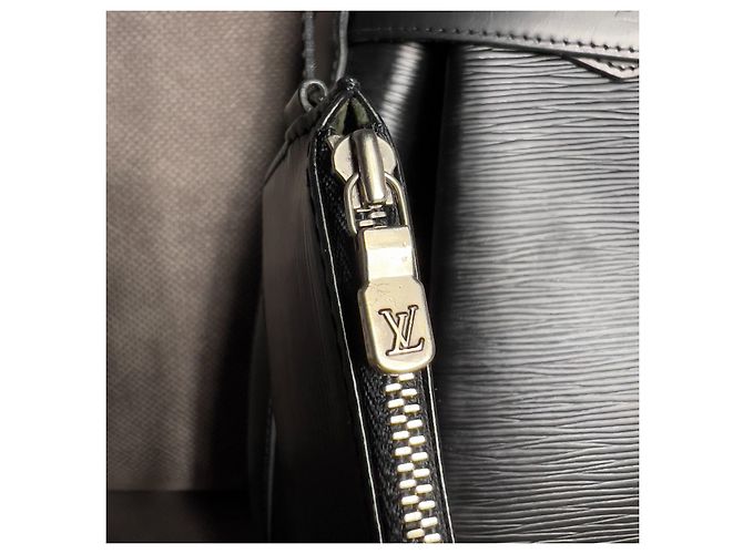 Louis Vuitton Sac d'épaule leather handbag Black - view 8