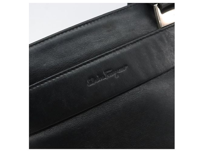 Bolsa de Ombro Salvatore Ferragamo em Couro Preto Prata Auth BA8970 - vista 18