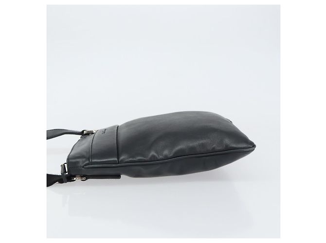 Bolsa de Ombro Salvatore Ferragamo em Couro Preto Prata Auth BA8970 - vista 4