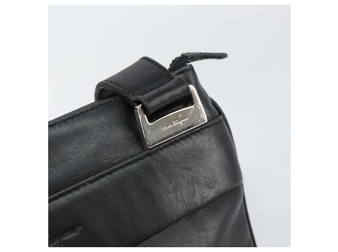 Bolsa de Ombro Salvatore Ferragamo em Couro Preto Prata Auth BA8970 - vista 9