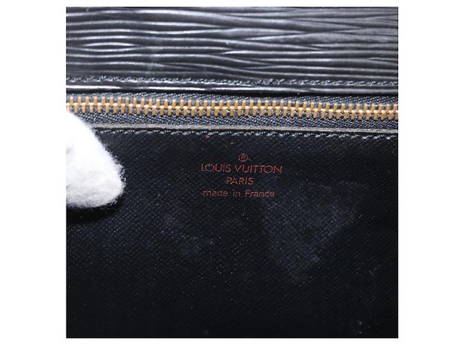 LOUIS VUITTON Epi Serie Dragonne Clutch Bag Nero M52612 LV Auth ep12225 - vista 20