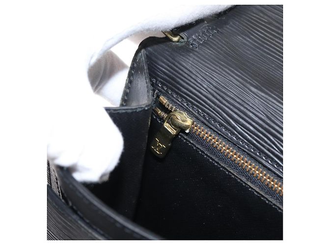 LOUIS VUITTON Epi Serie Dragonne Clutch Bag Nero M52612 LV Auth ep12225 - vista 23
