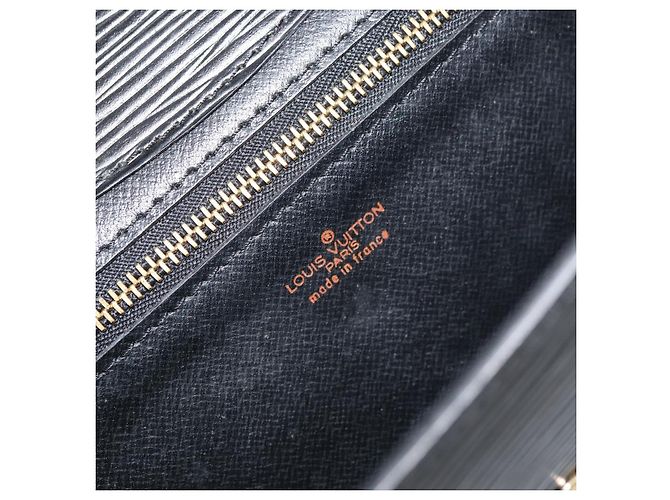 LOUIS VUITTON Clutch Montaigne 27 Epi Nero M52652 LV Auth ep12295 - vista 9