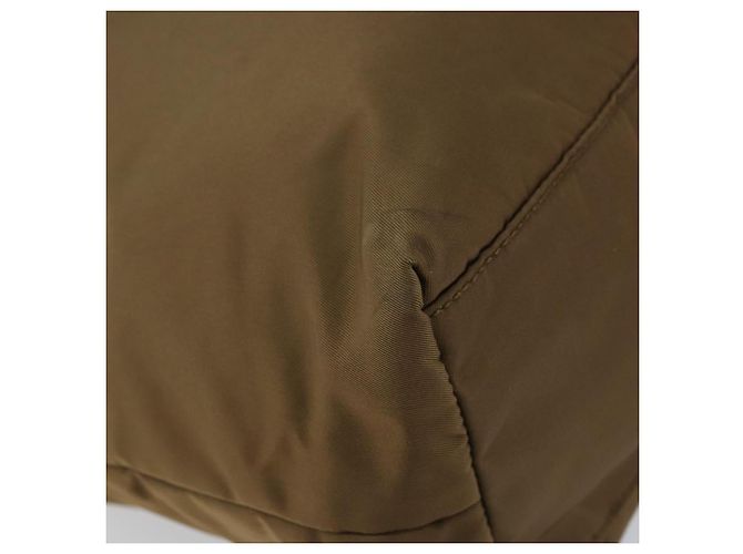 Borsa Tote Prada in Nylon Marrone Oro Auth 156457 D'oro - vista 15