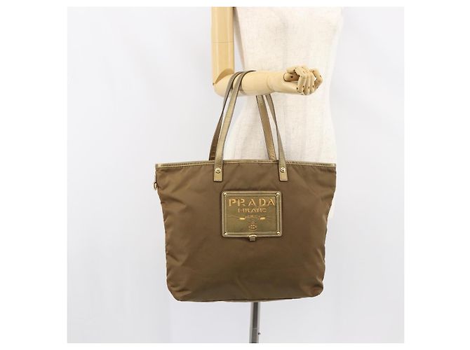 Borsa Tote Prada in Nylon Marrone Oro Auth 156457 D'oro - vista 23