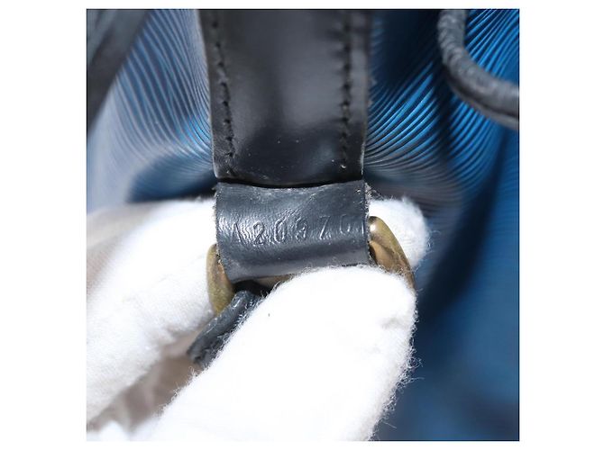 Noe LOUIS VUITTON Epi Petit Noé Tasche Bicolor Schwarz Blau M44152 LV Auth BA8744 - Ansicht 12