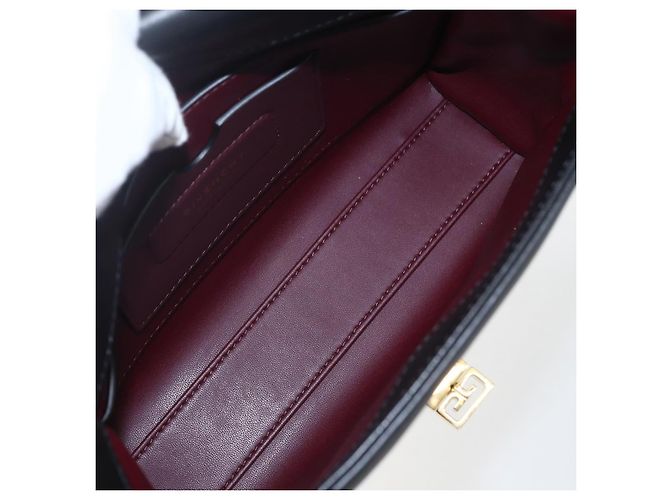 Bolsa de Ombro GIVENCHY em Couro Preto e Ouro Auth ka908V Dourado - vista 10