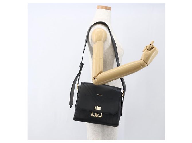 Bolsa de Ombro GIVENCHY em Couro Preto e Ouro Auth ka908V Dourado - vista 23