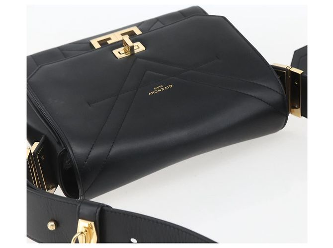 Bolsa de Ombro GIVENCHY em Couro Preto e Ouro Auth ka908V Dourado - vista 6