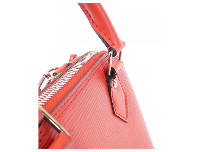 Borsa Alma BB in Epi Louis Vuitton Rosso - vista 5