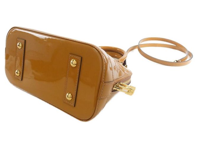 Borsa Alma BB Vernis Louis Vuitton D'oro - vista 2