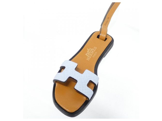 Charm Accessorio Nano Oran di Hermès Marrone - vista 2