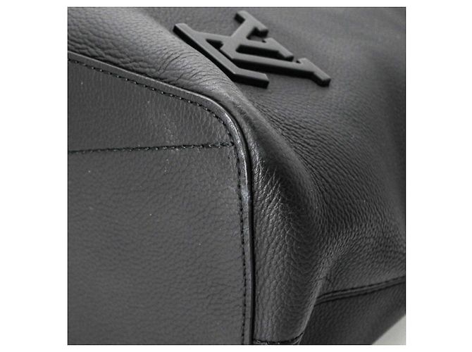 Borsa Tote Lockit Aerogram di Louis Vuitton Nero - vista 6
