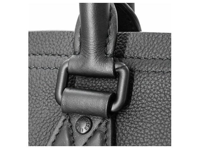 Borsa Tote Lockit Aerogram di Louis Vuitton Nero - vista 7