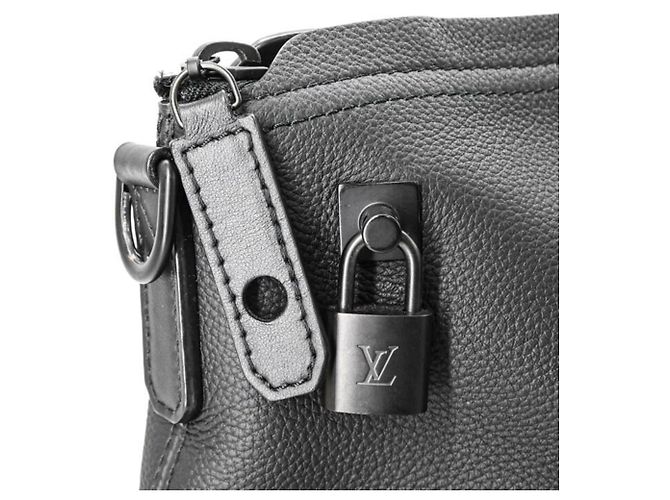 Borsa Tote Lockit Aerogram di Louis Vuitton Nero - vista 8