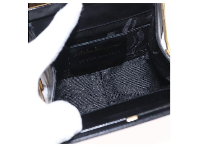 Borsa a mano Gancini in pelle nera e oro Salvatore Ferragamo Auth 159266V Nero D'oro - vista 18