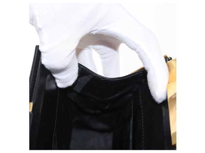 Borsa a mano Gancini in pelle nera e oro Salvatore Ferragamo Auth 159266V Nero D'oro - vista 20