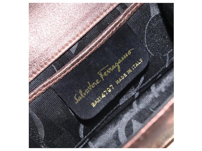 Borsa a Spalla Gancini in Pelle Bronzo Oro Auth 157128 di Salvatore Ferragamo - vista 16