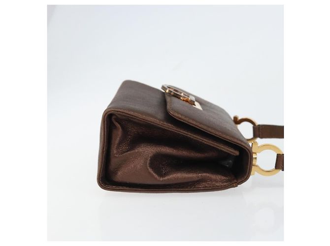 Borsa a Spalla Gancini in Pelle Bronzo Oro Auth 157128 di Salvatore Ferragamo - vista 4